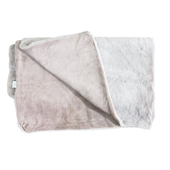 UnHide Mauve Faux Fur Lil' Marsh Marshmallow Throw Blanket EUC - Picture 5 of 7